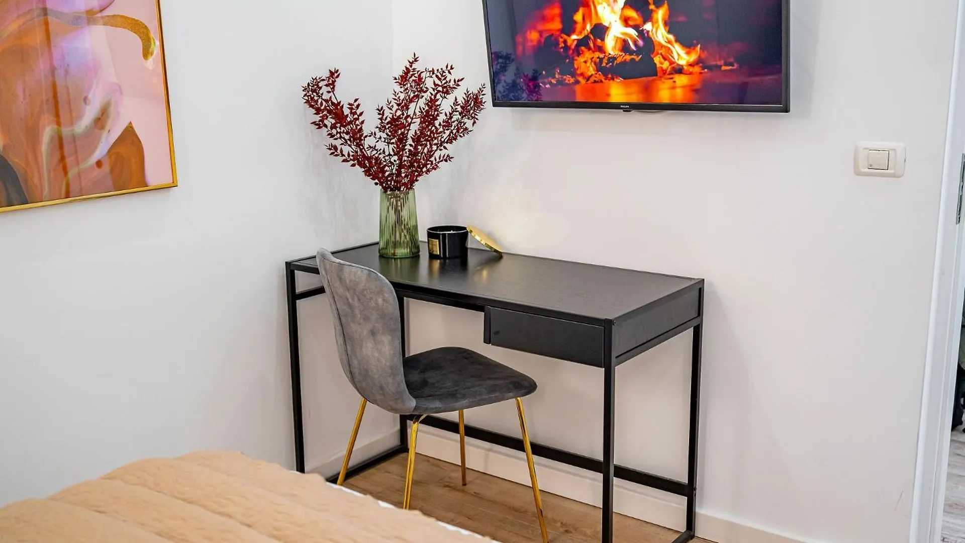 Daire Golden View - Breathtaking Location - City Center Bükreş Romanya